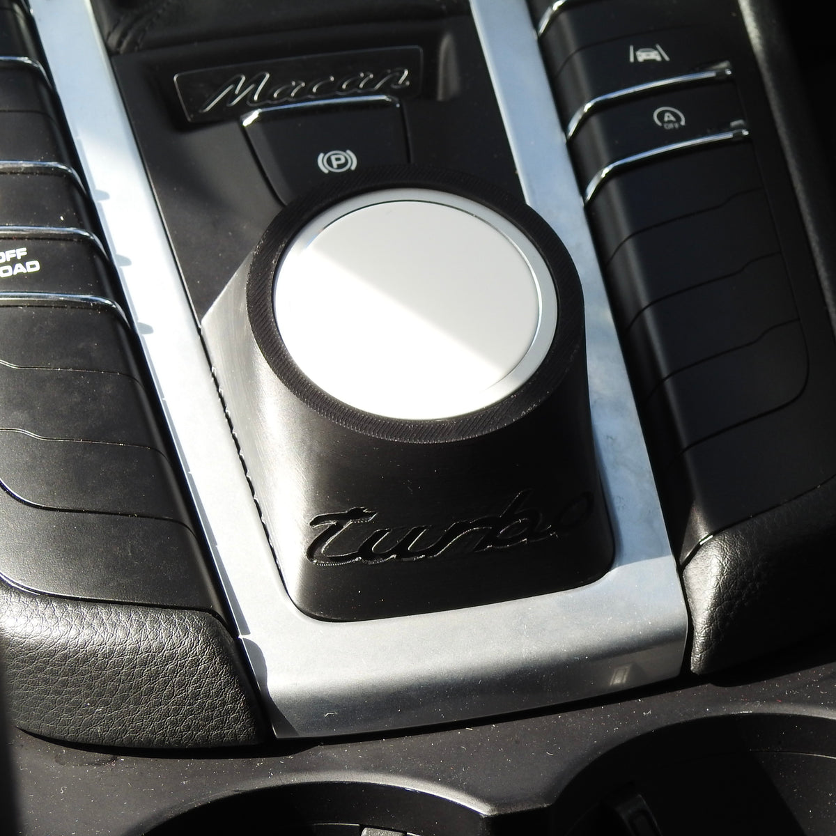 MagSafe Phone Holder/Charger for Porsche Macan (95B.1, 95B.2)